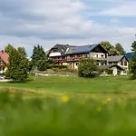 Zur Linde 3*