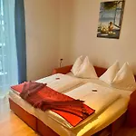 Zur Linde Hotel 3*