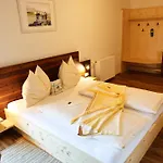 Hotel Zur Linde 3*