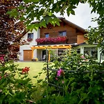 Zur Linde Hotel 3*