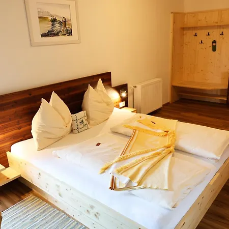 Hotel Gasthof Zur Linde 3*