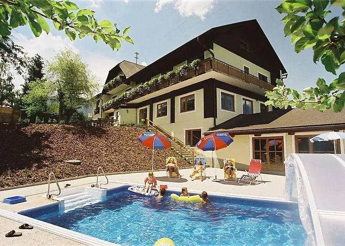 Zur Linde Hotel 3*